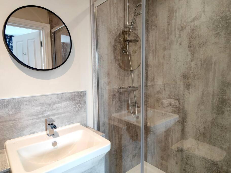 Carvetii - Anne House Room 2 - Dbl Bed First Floor En-Suite 卡莱尔 外观 照片
